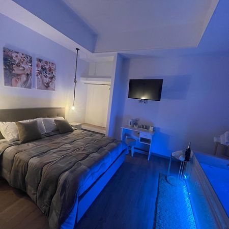 Le Mariancarve Central Apartments Crotone Esterno foto