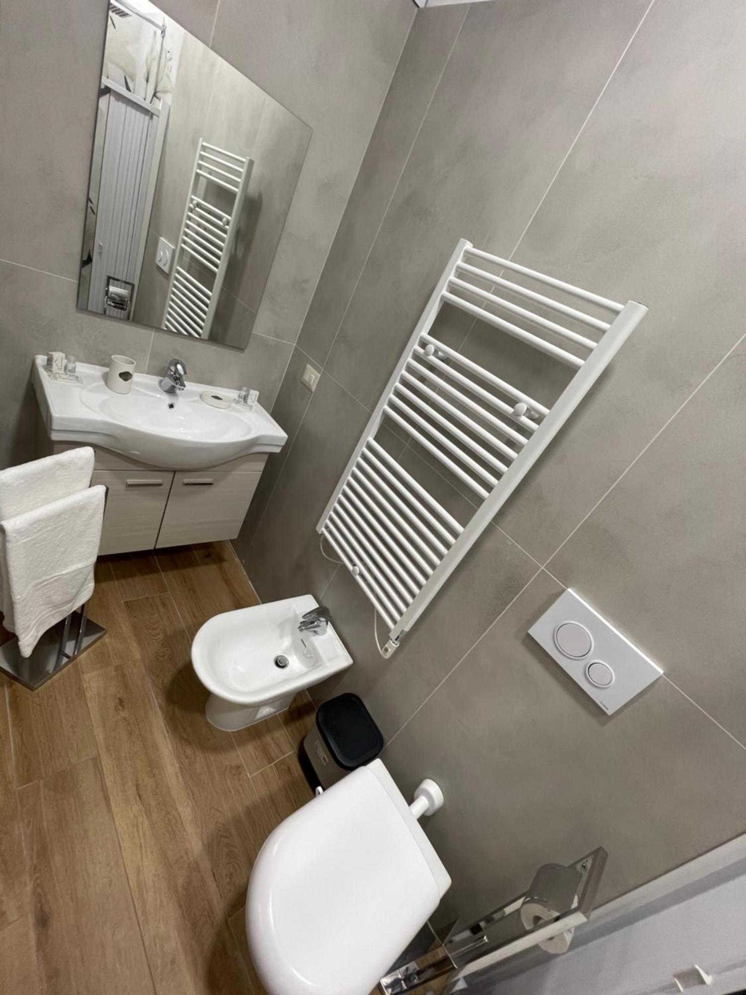 Le Mariancarve Central Apartments Crotone Esterno foto
